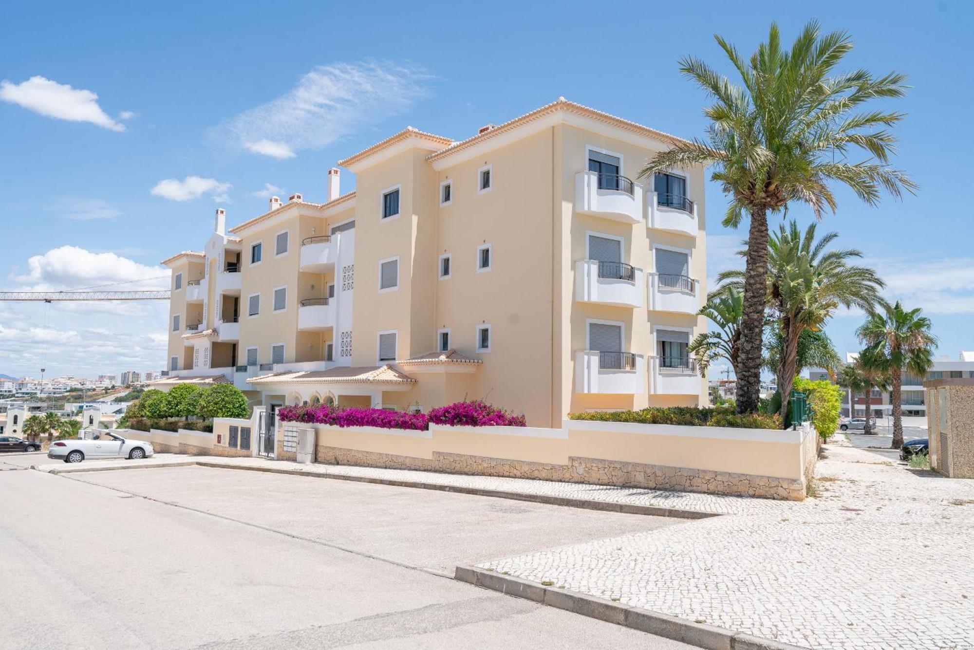 Apartment Ocean View 3 With Pool By Homing