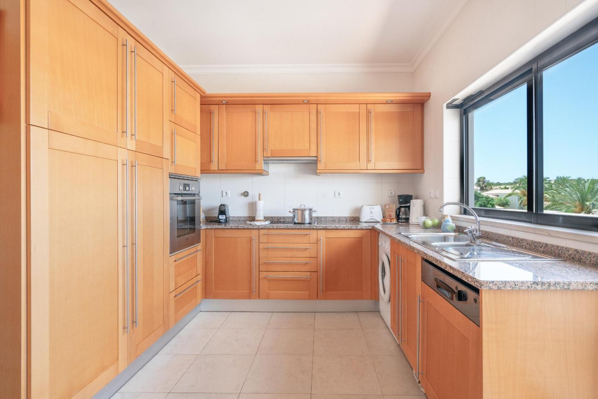 Ocean View 3 With Pool By Homing Apartment