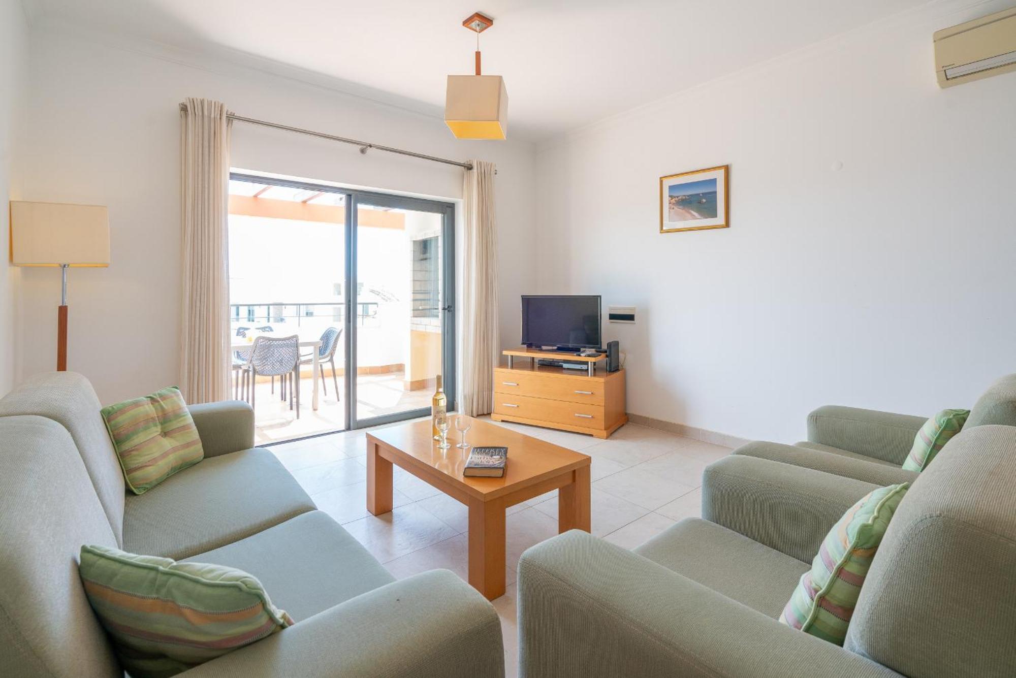 Apartment Ocean View 3 With Pool By Homing *