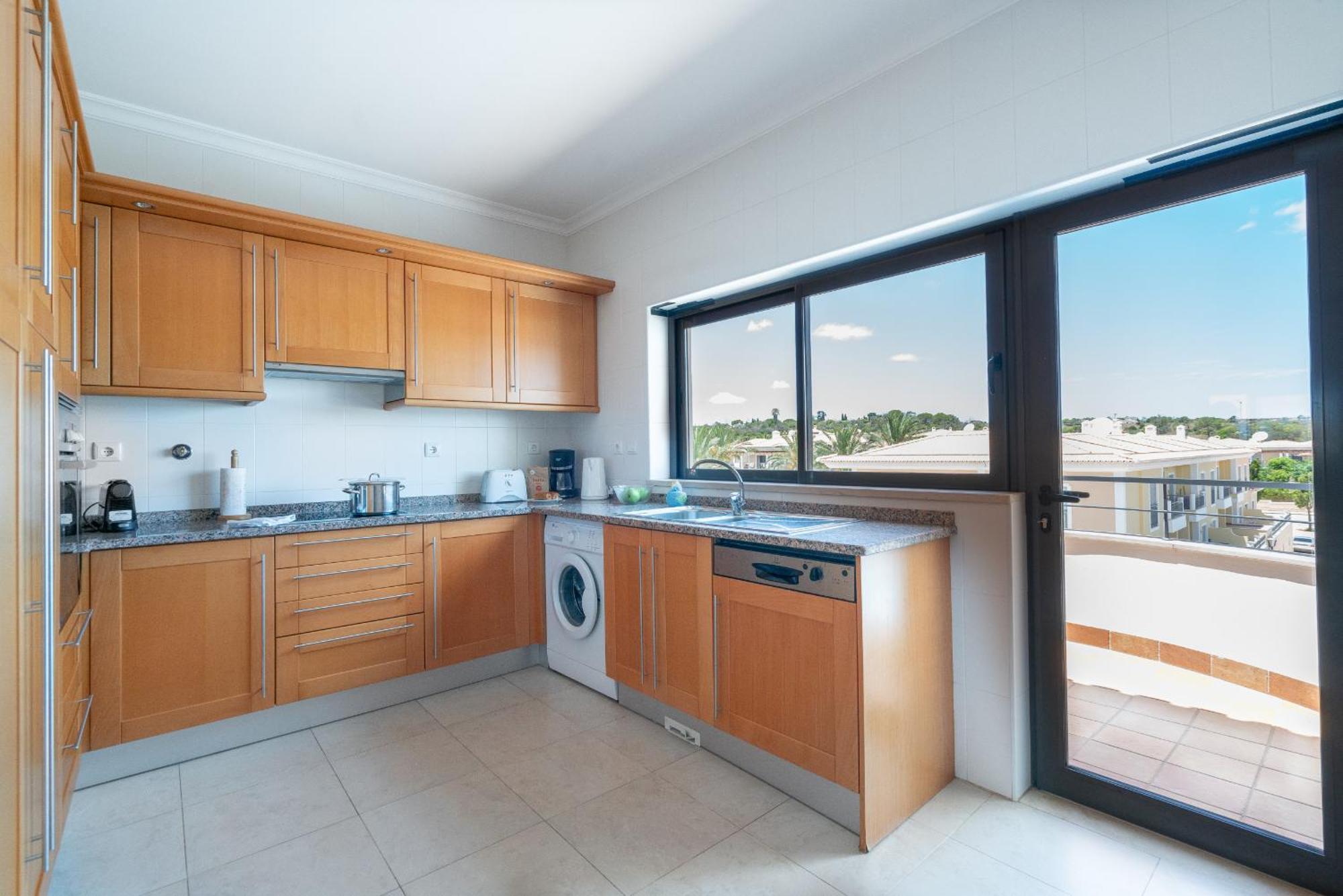 Apartment Ocean View 3 With Pool By Homing Lagos