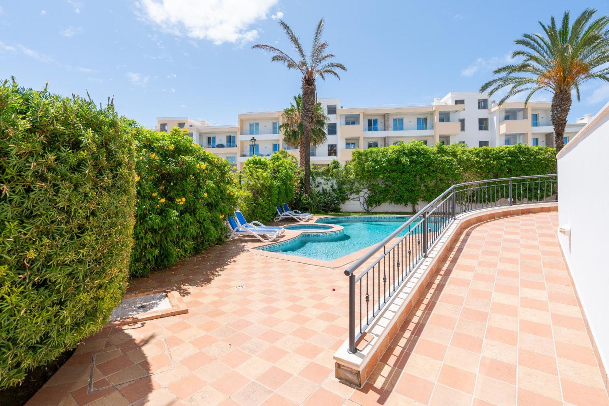 Ocean View 3 With Pool By Homing Apartment