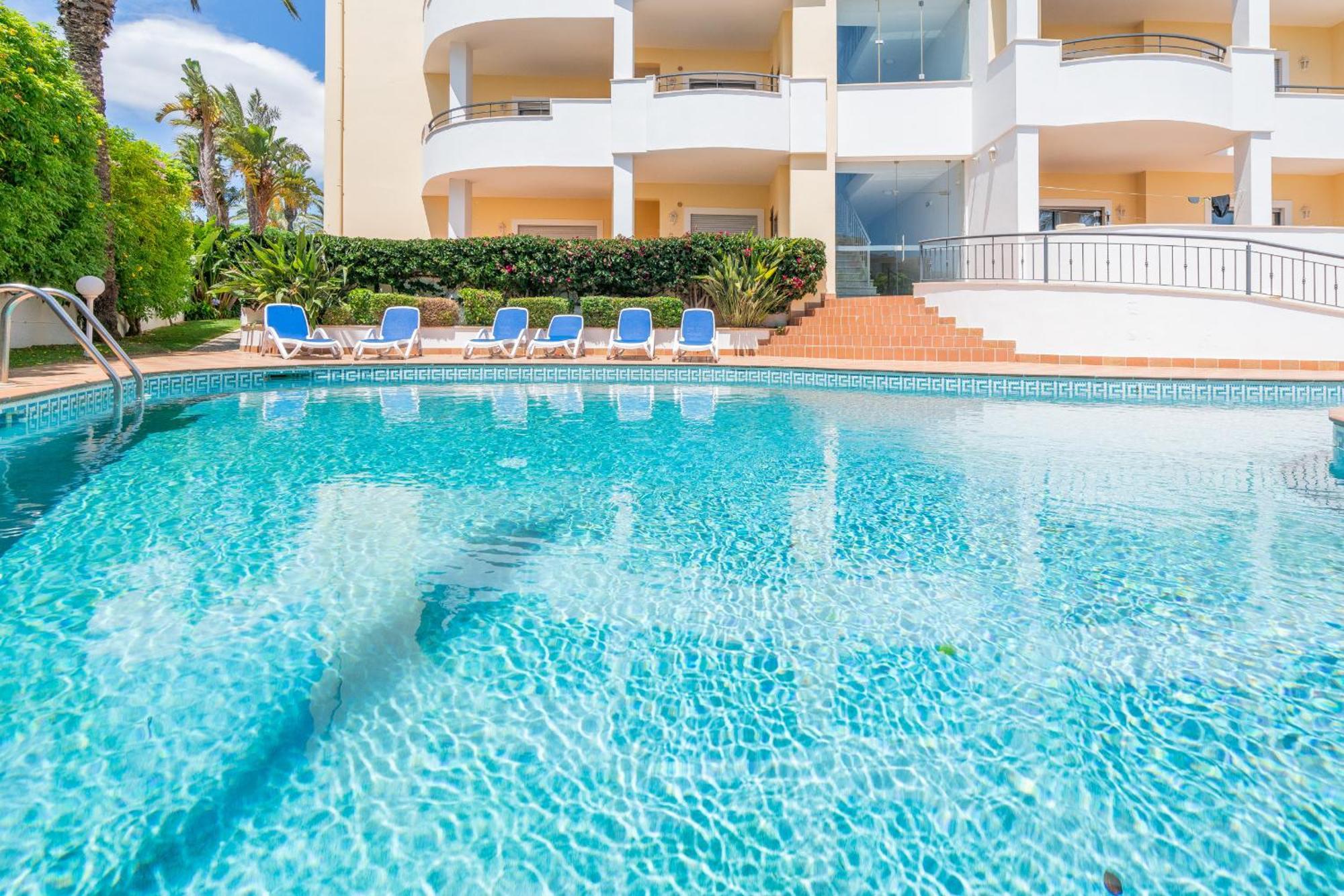 Apartment Ocean View 3 With Pool By Homing *